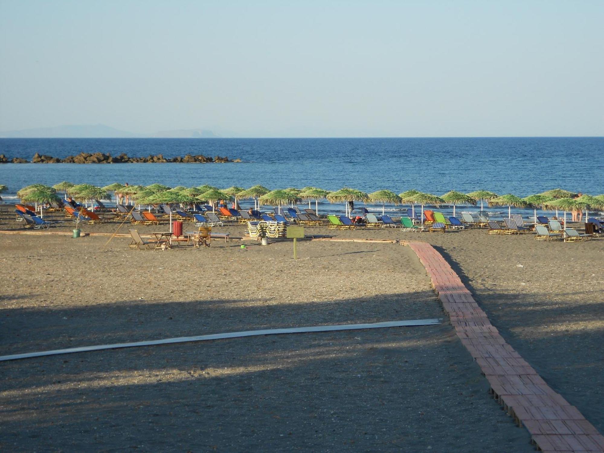 Rooms To Let Rena Monolithos  Exterior photo